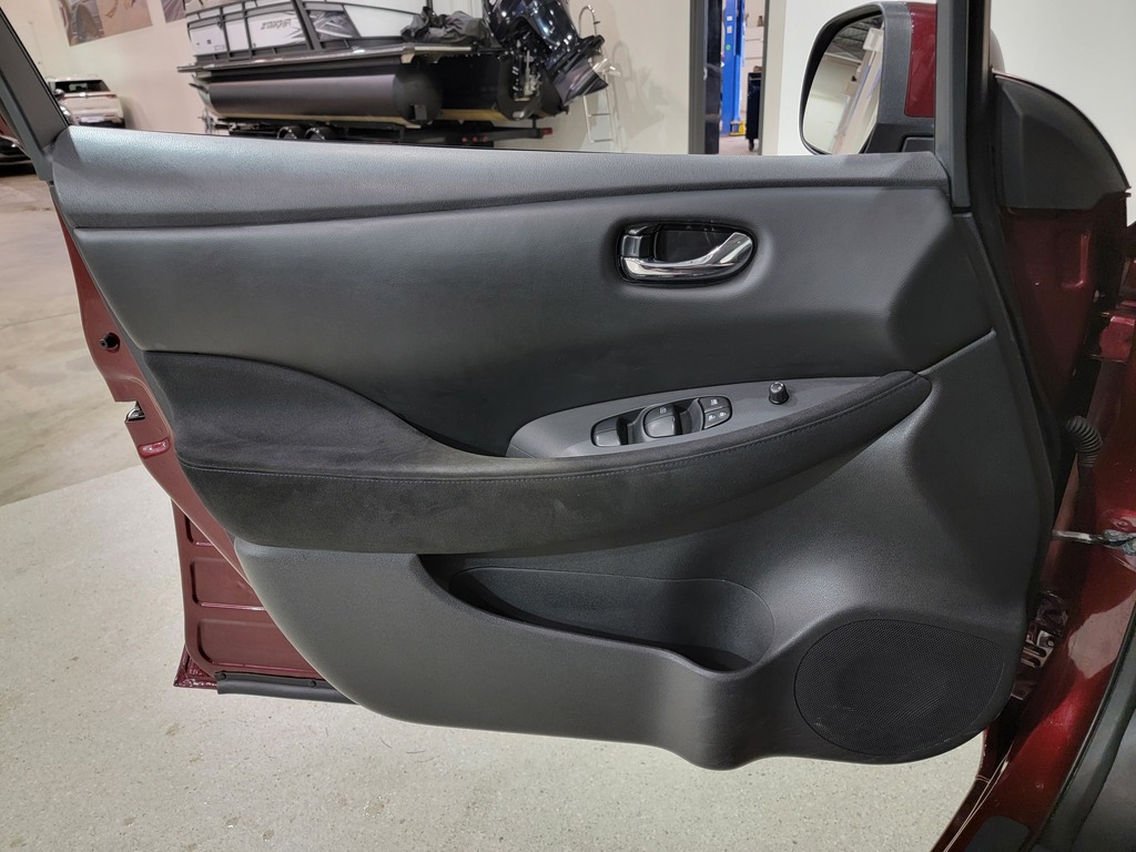 Nissan LEAF 2016
