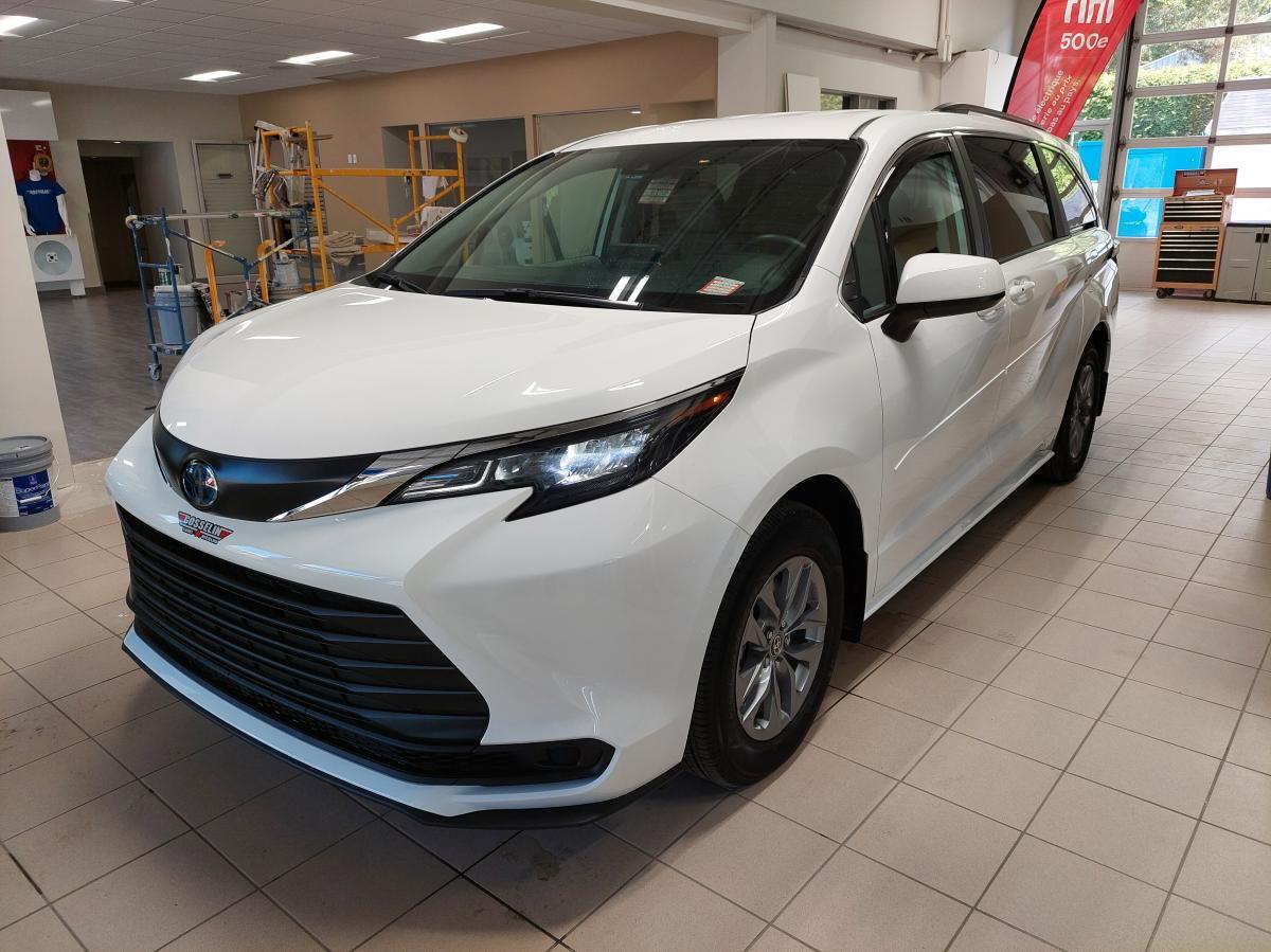 2024 Toyota Sienna LE TA 8 places