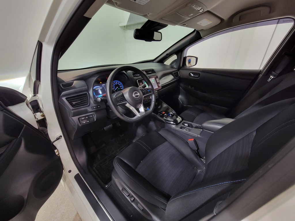 Nissan LEAF 2023