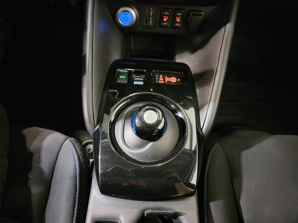 Nissan LEAF 2023