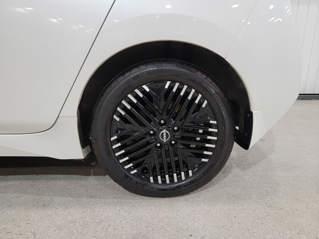 Nissan LEAF 2023