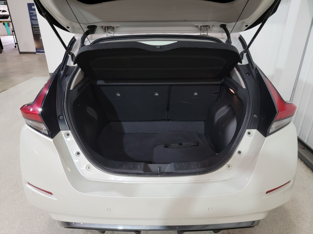 Nissan LEAF 2023