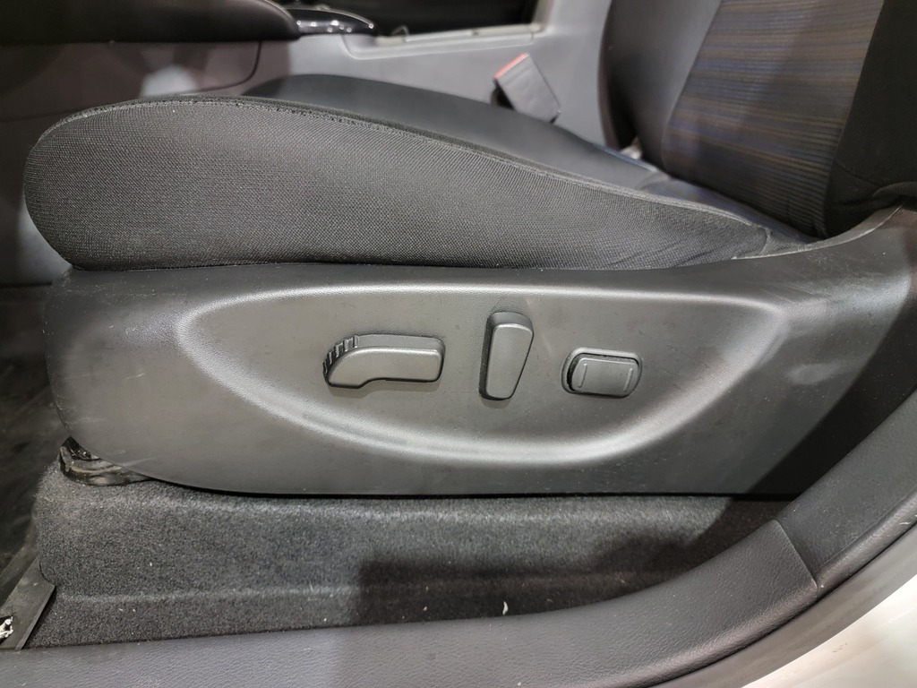 Nissan LEAF 2023