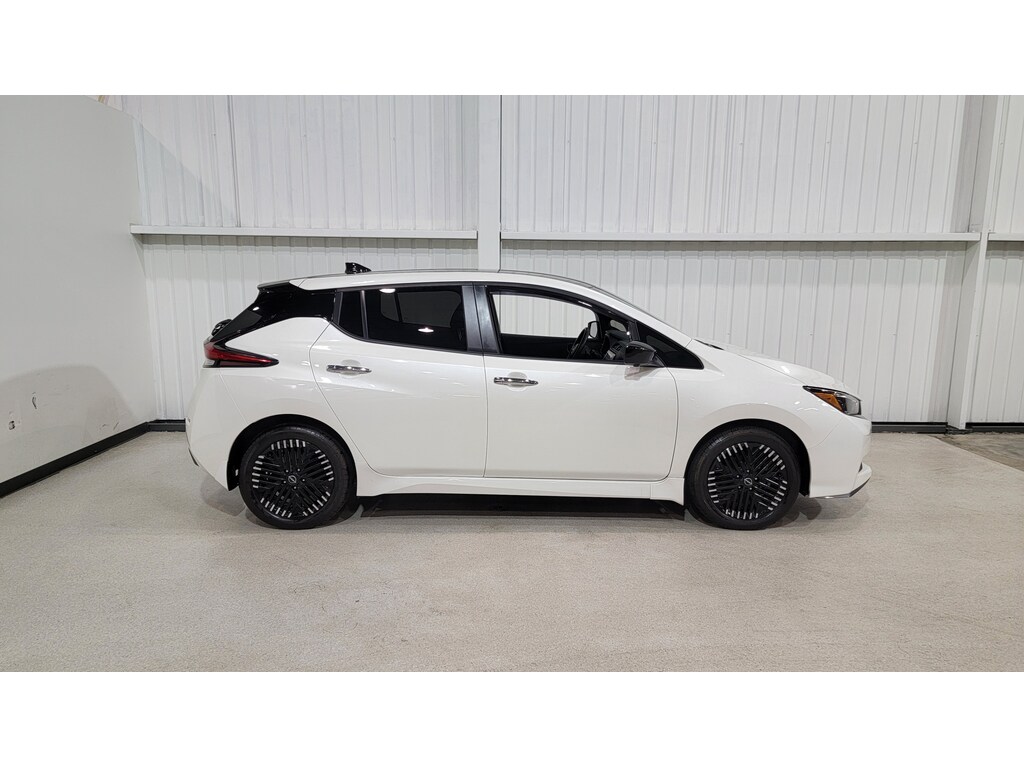 Nissan LEAF 2023