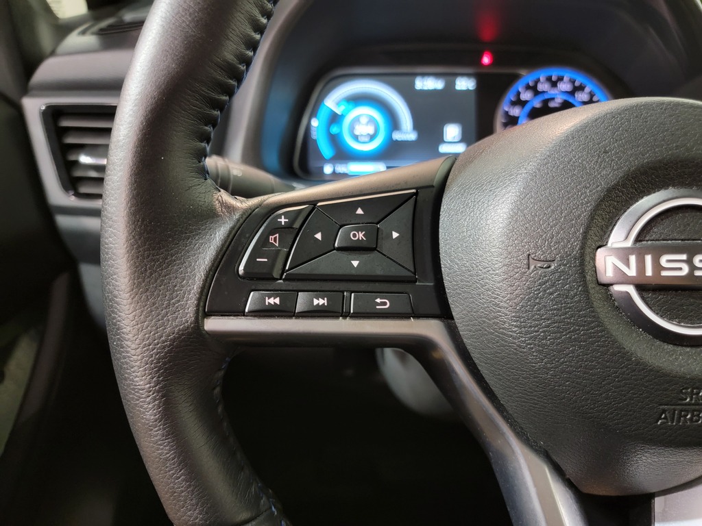 Nissan LEAF 2023