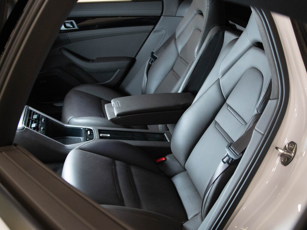 2018 Porsche Panamera E-Hybrid 4, Toronto, Cash