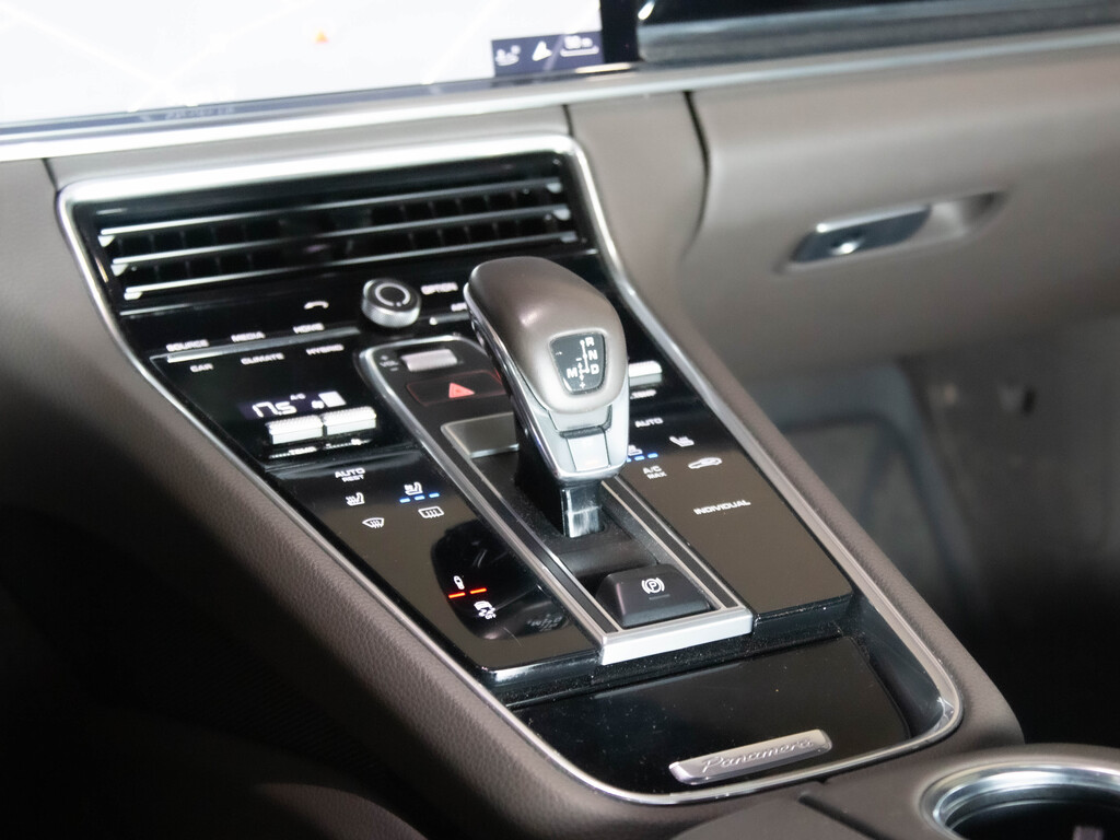 2018 Porsche Panamera E-Hybrid 4, Toronto, Cash