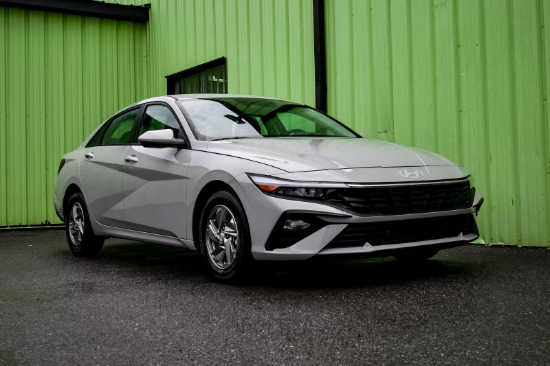 2025 Hyundai Elantra Essential   • LOW MILEAGE • HEATED SEATS 