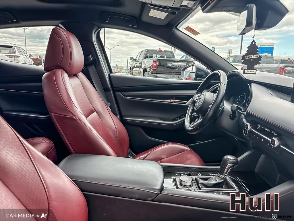 2022 Mazda Mazda3 GT, Toronto, Cash