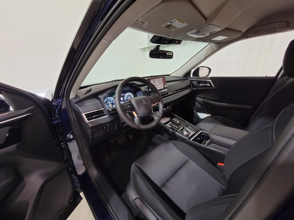 Mitsubishi Outlander PHEV 2025