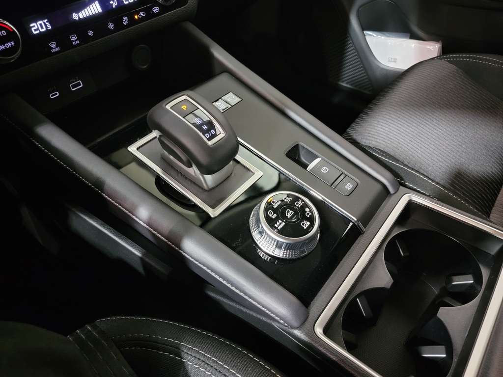 Mitsubishi Outlander PHEV 2025