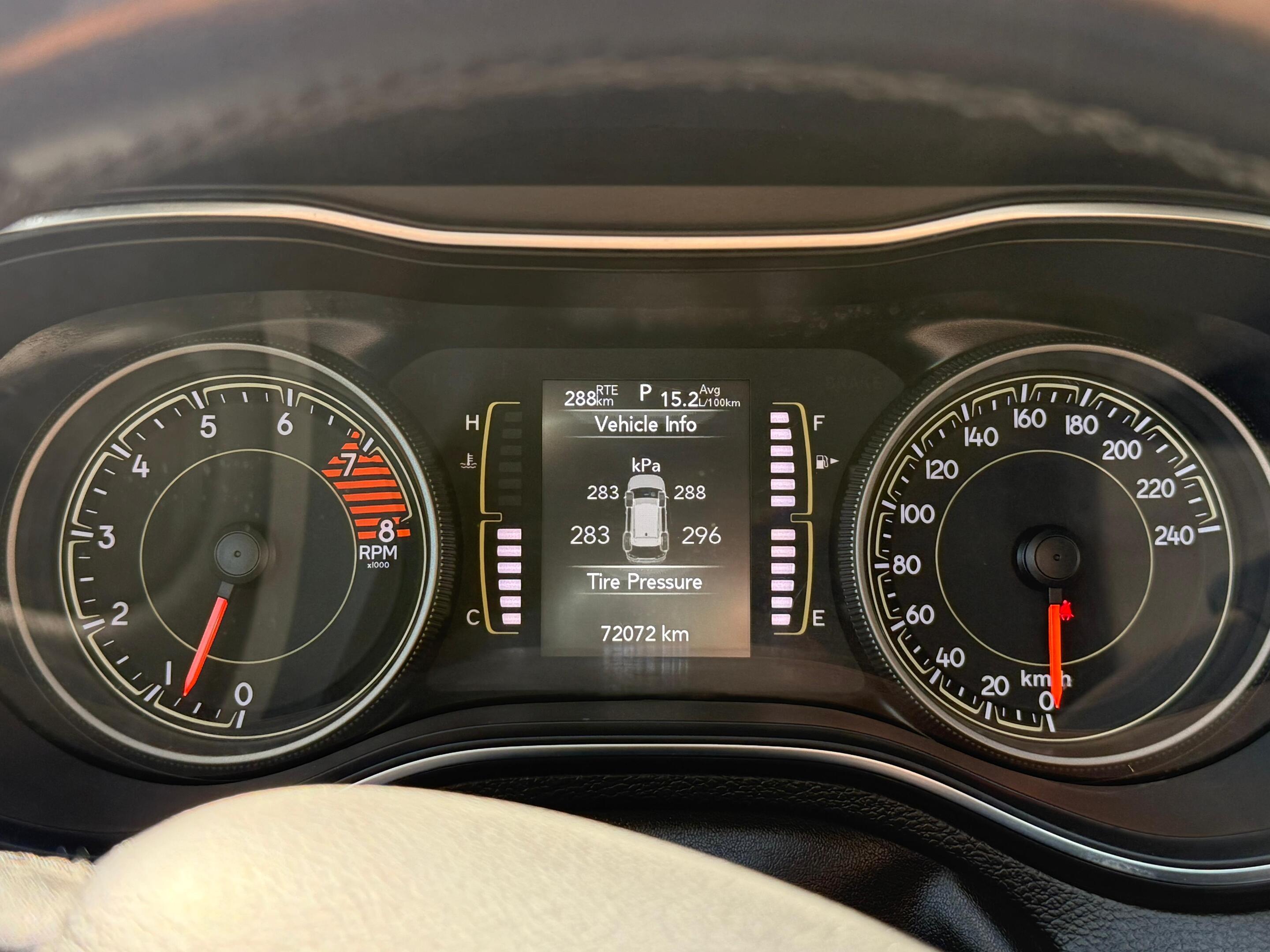 2019 Jeep Cherokee — view 13