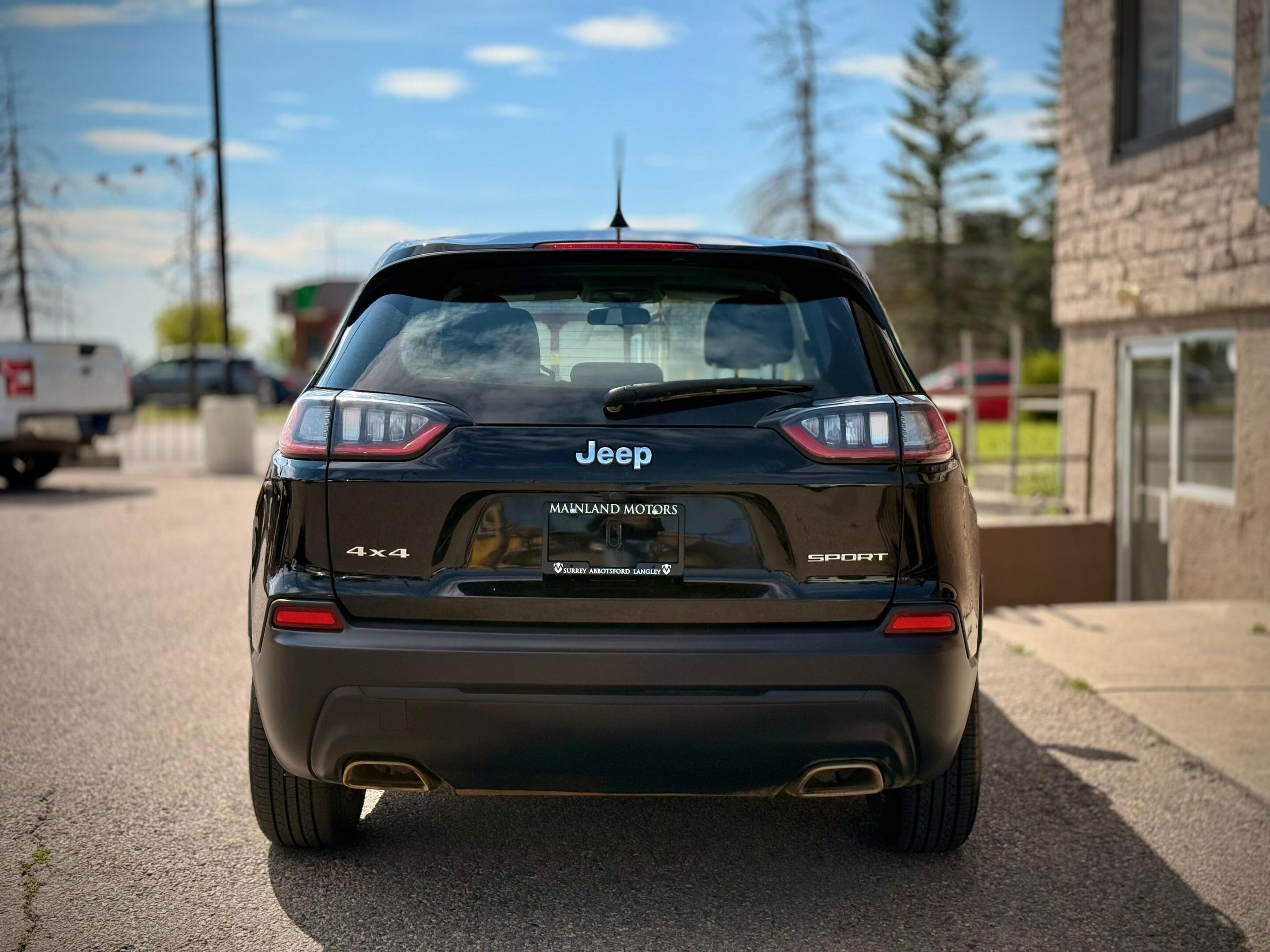 2019 Jeep Cherokee — view 5