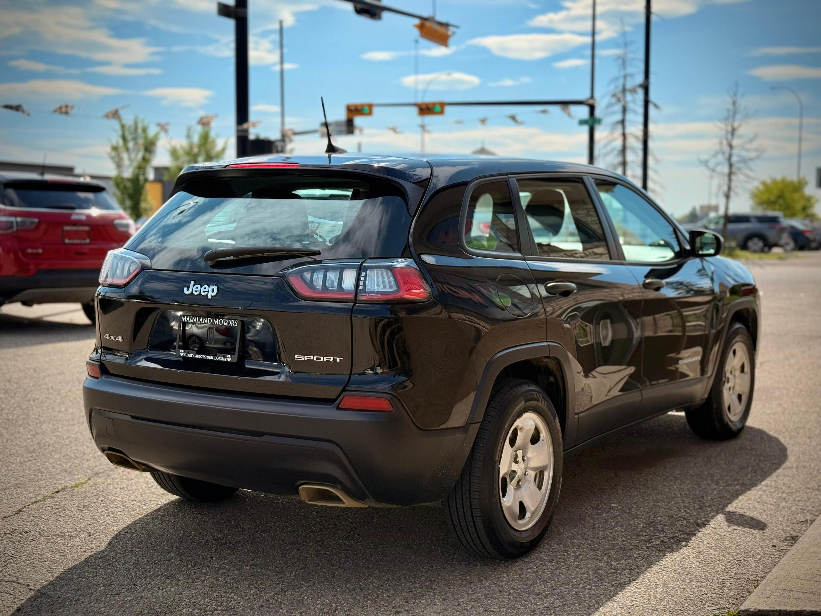 2019 Jeep Cherokee — view 4
