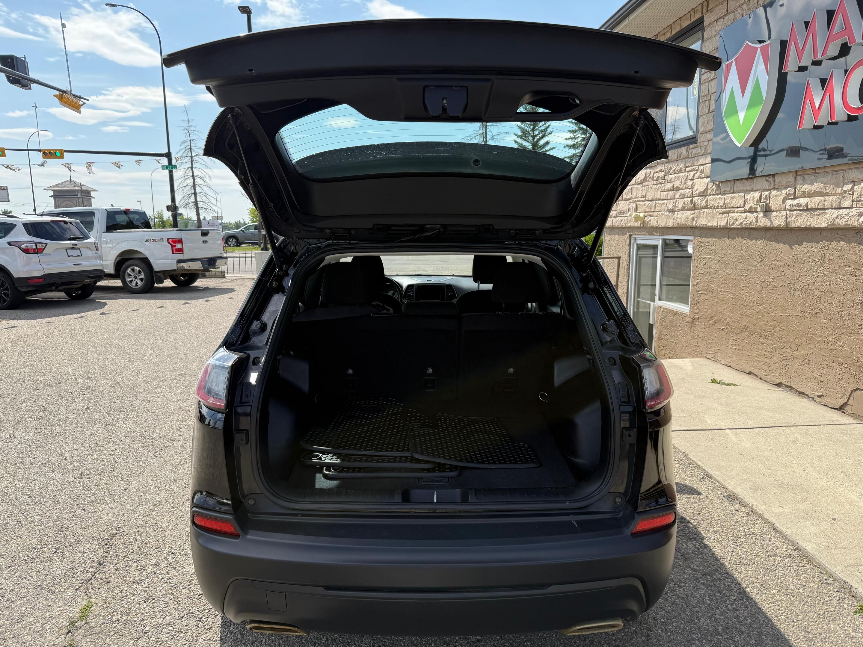 2019 Jeep Cherokee — view 7