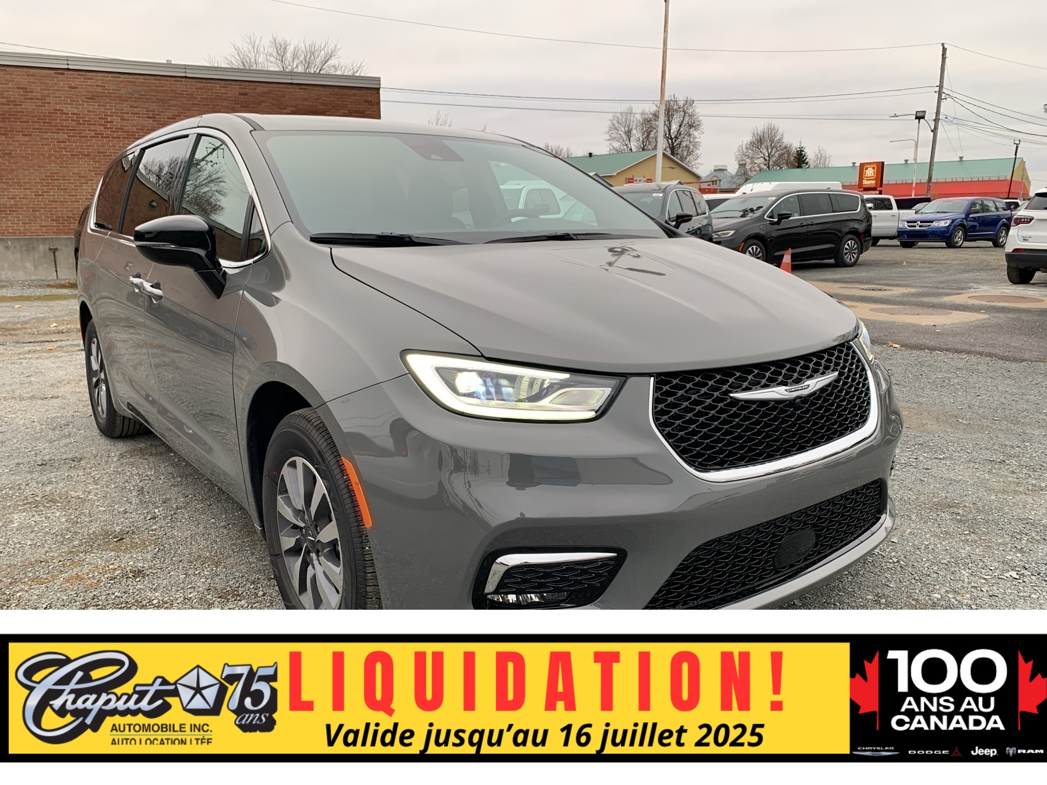 2025 Chrysler Pacifica Hybrid Select 2WD