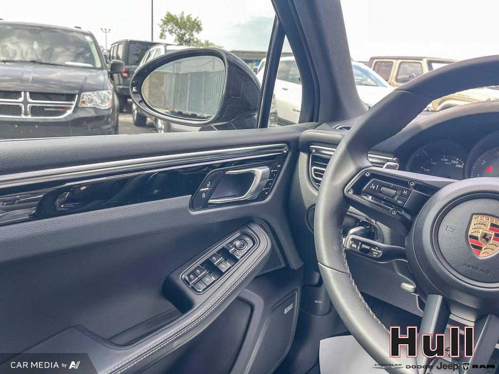 2023 Porsche Macan S, Toronto, Cash