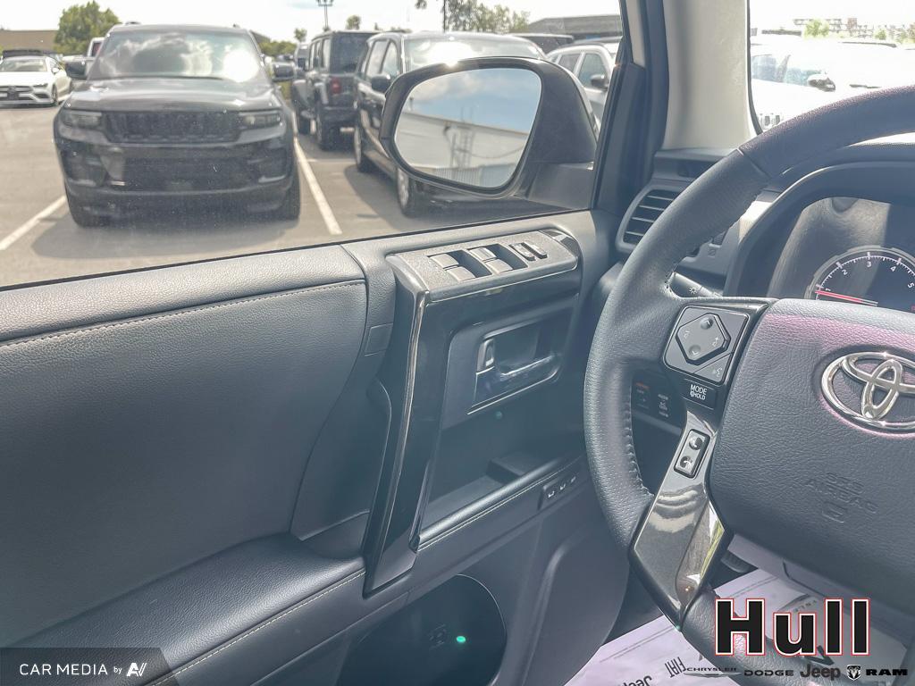 2021 Toyota 4Runner 4WD NIGHTSHADE LIMITED POWER SIDE STEPS AND MORE!, Toronto, Cash