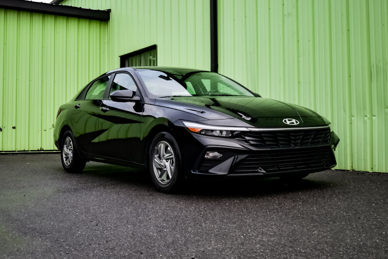 2025 Hyundai Elantra Essential   • LOW MILEAGE • HEATED SEATS