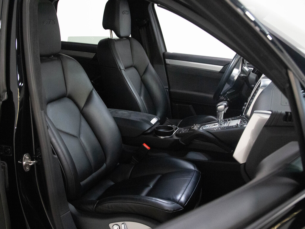 2016 Porsche Cayenne GTS, Toronto, Cash