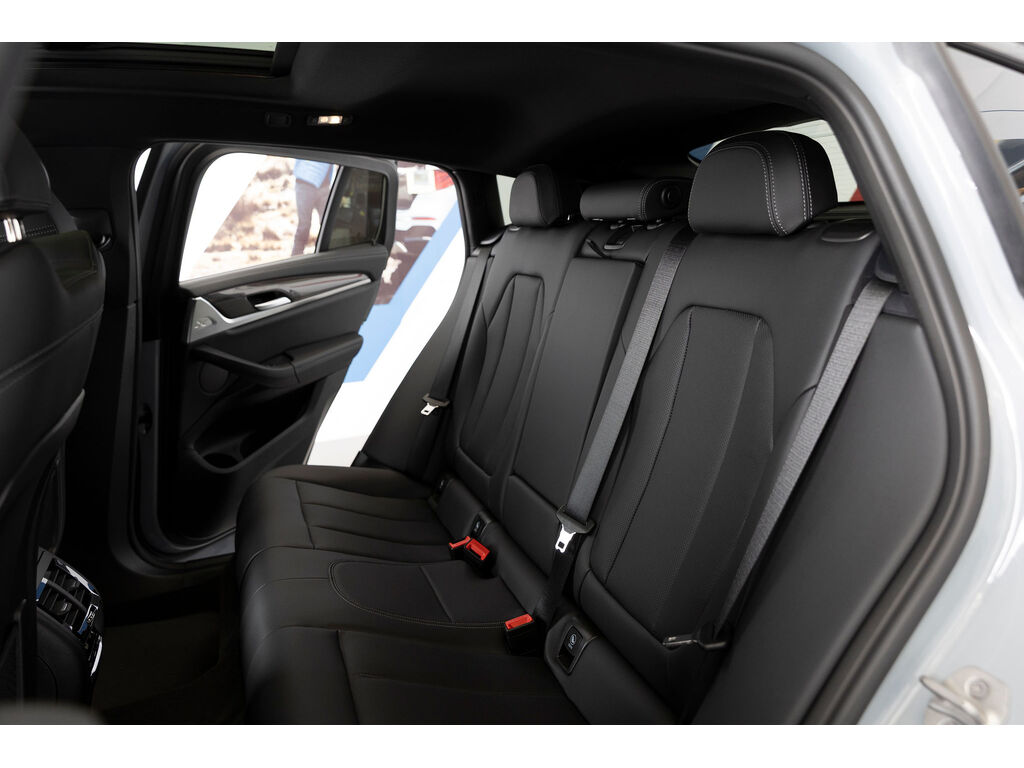 2024 BMW X4 xDrive30i, Vancouver, Cash