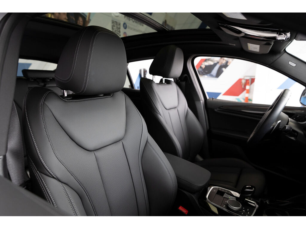 2024 BMW X4 xDrive30i, Vancouver, Cash