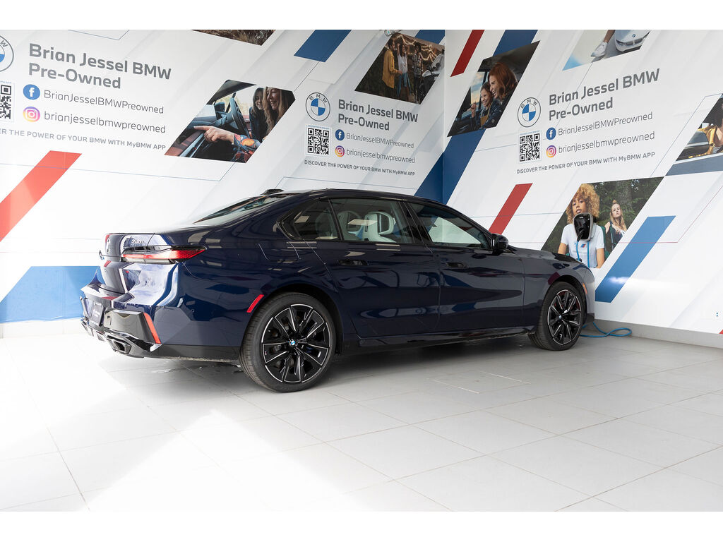 2024 BMW 760i xDrive, 温哥华, 全款车