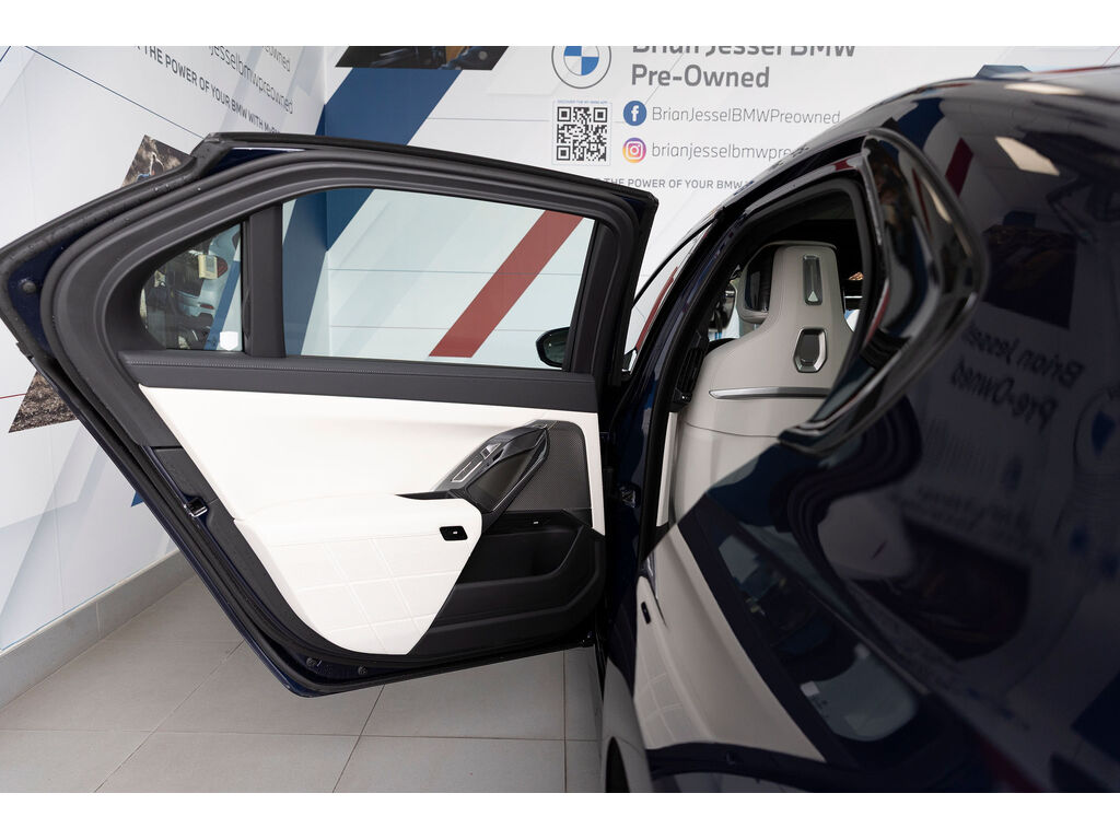 2024 BMW 760i xDrive, 温哥华, 全款车