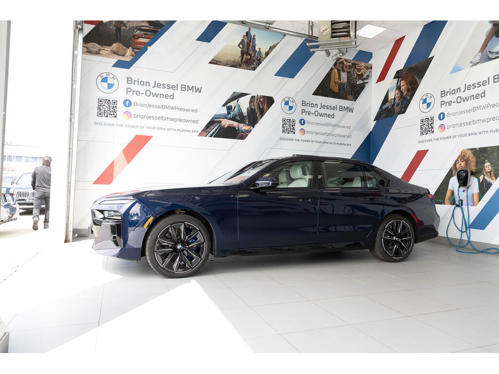 2024 BMW 760i xDrive, 温哥华, 全款车