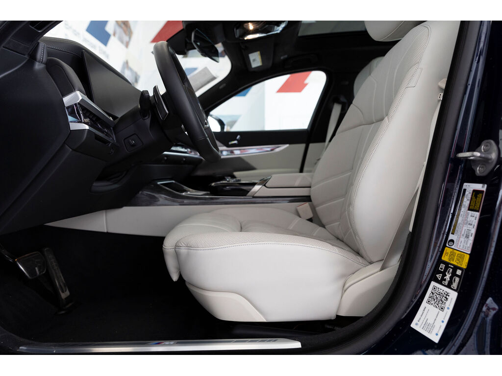 2024 BMW 760i xDrive, 温哥华, 全款车