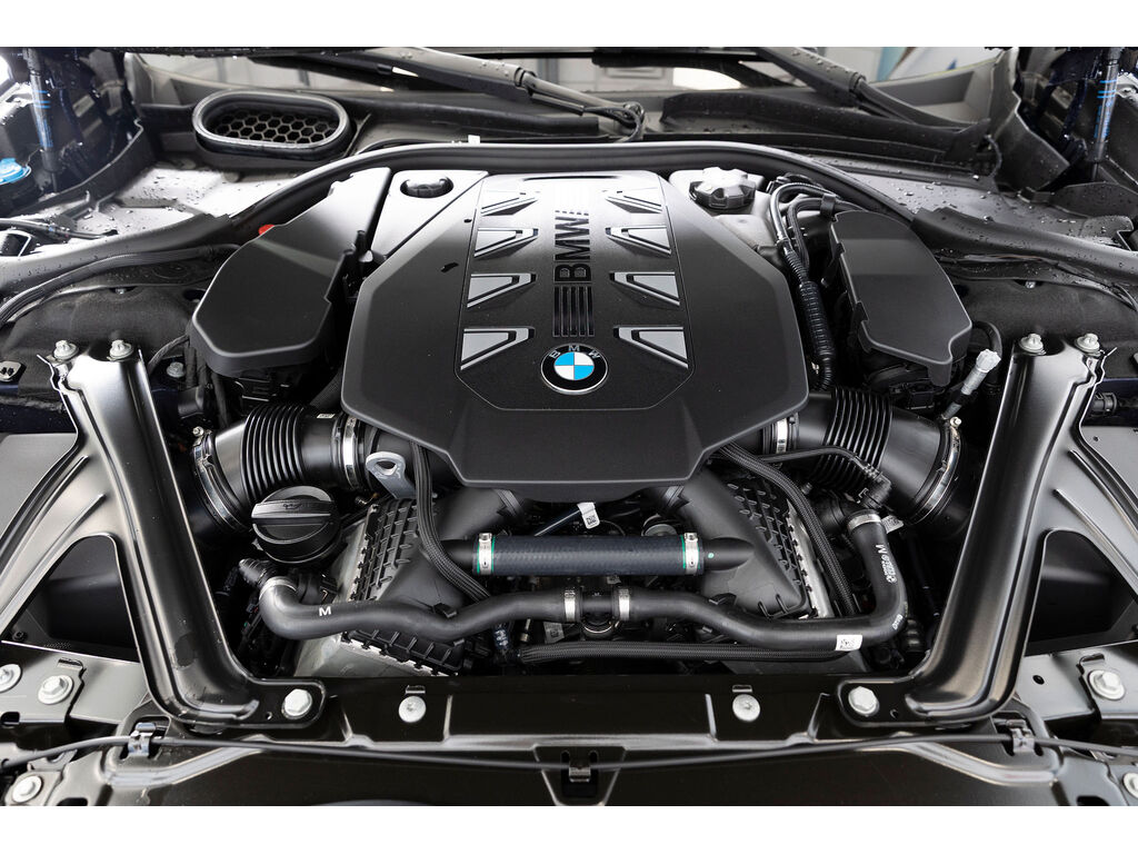 2024 BMW 760i xDrive, 温哥华, 全款车