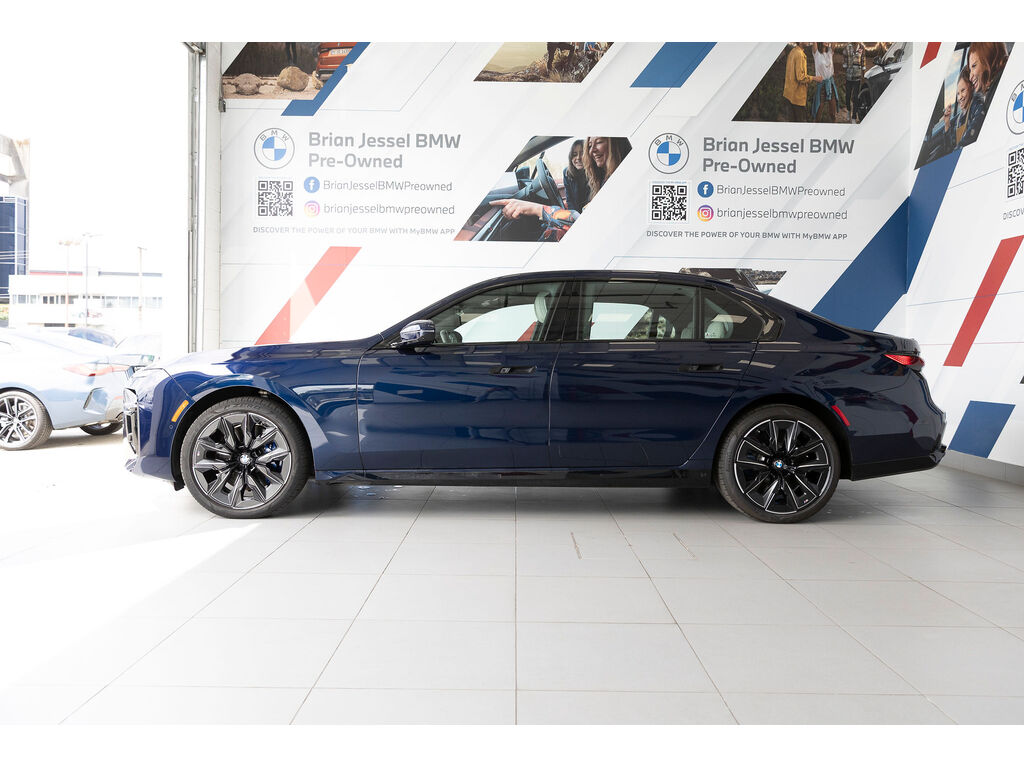 2024 BMW 760i xDrive, 温哥华, 全款车
