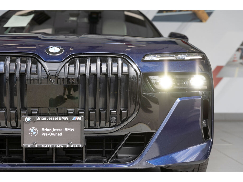 2024 BMW 760i xDrive, 温哥华, 全款车