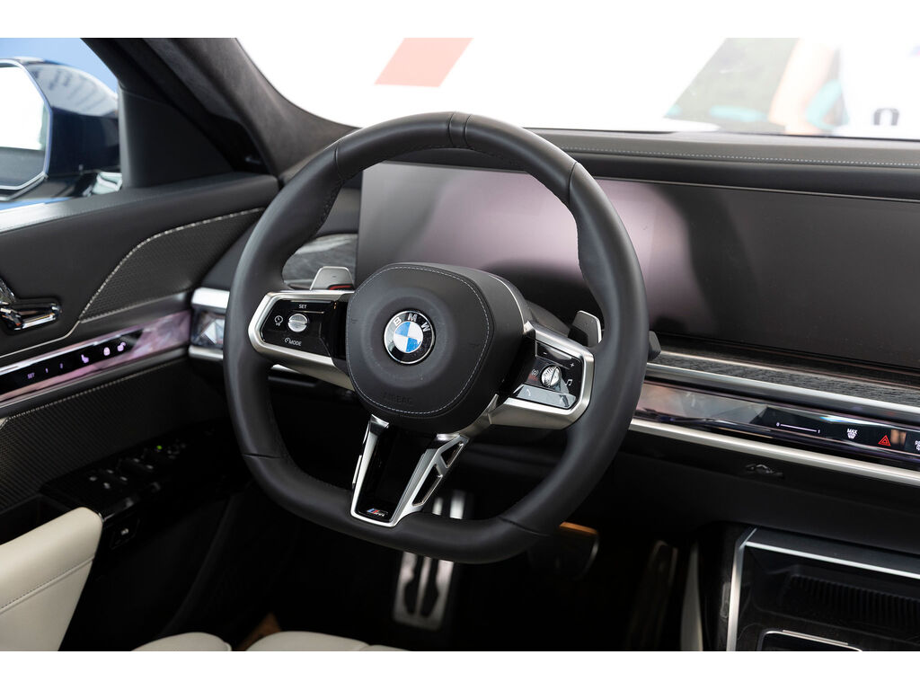 2024 BMW 760i xDrive, 温哥华, 全款车
