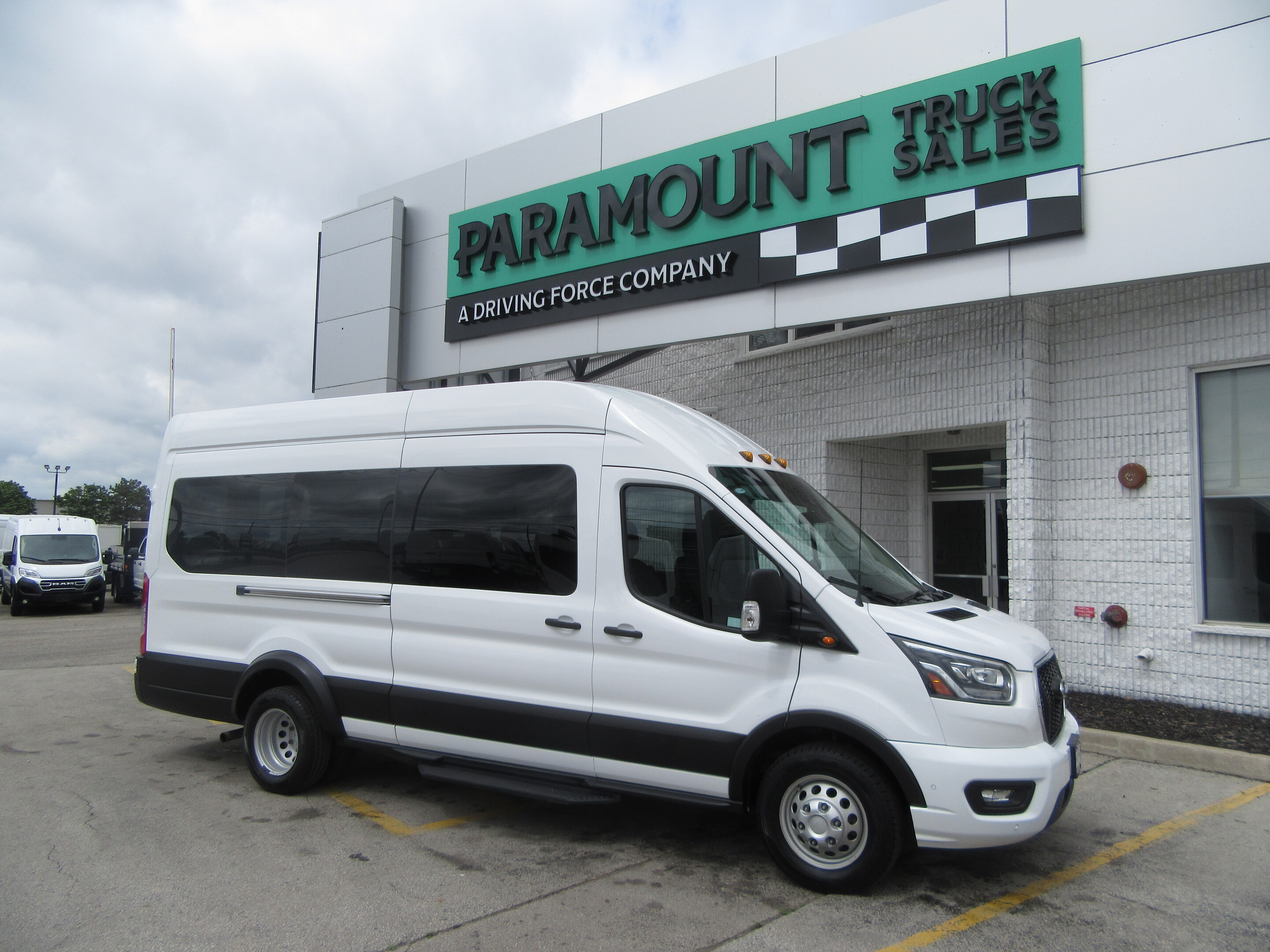 2023 Ford Transit T-350 EL HIGH ROOF 15 PASSENGER AWD DOOLEY	