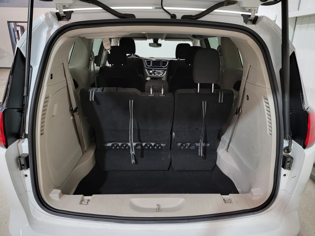 Chrysler Grand Caravan 2022