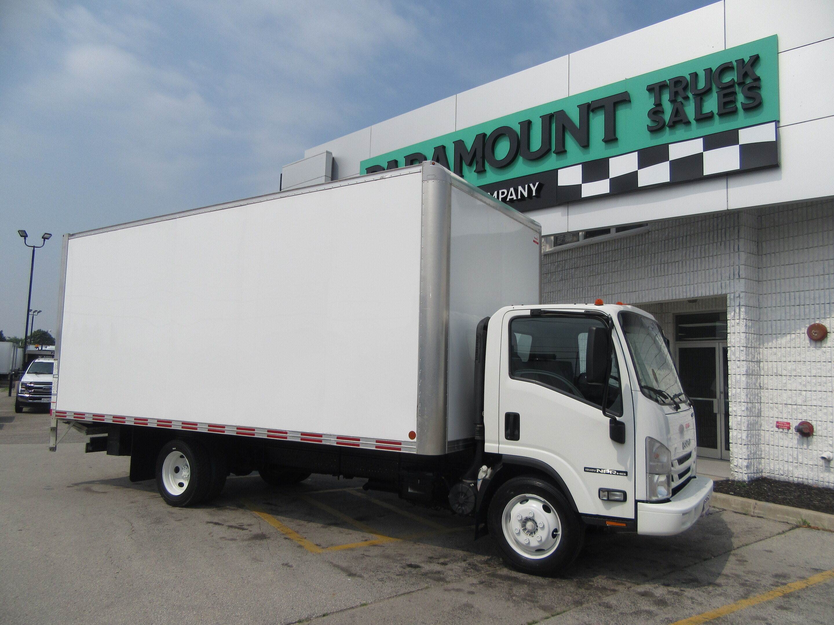 2020 Isuzu NPR-HD GAS 20FT ALUMINUM BOX POWER LIFT GATE & RAMP