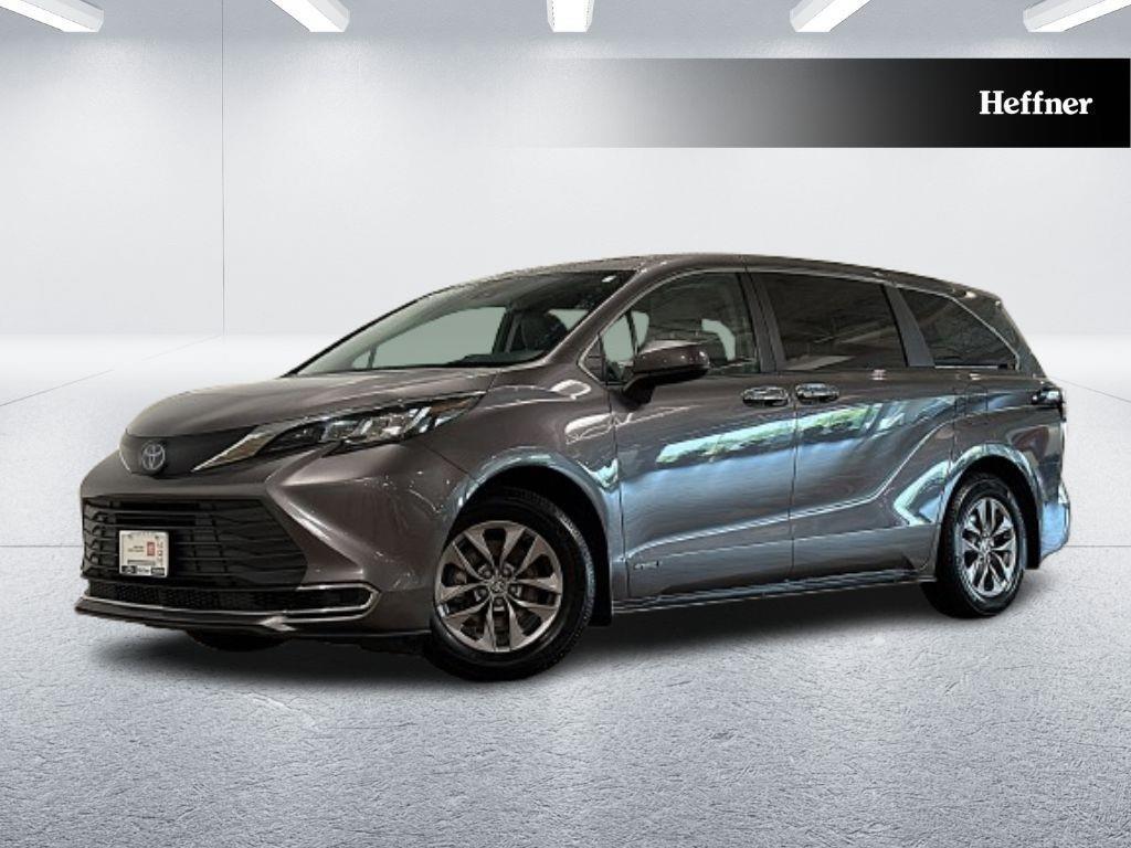 2021 Toyota Sienna XLE 7-Passenger