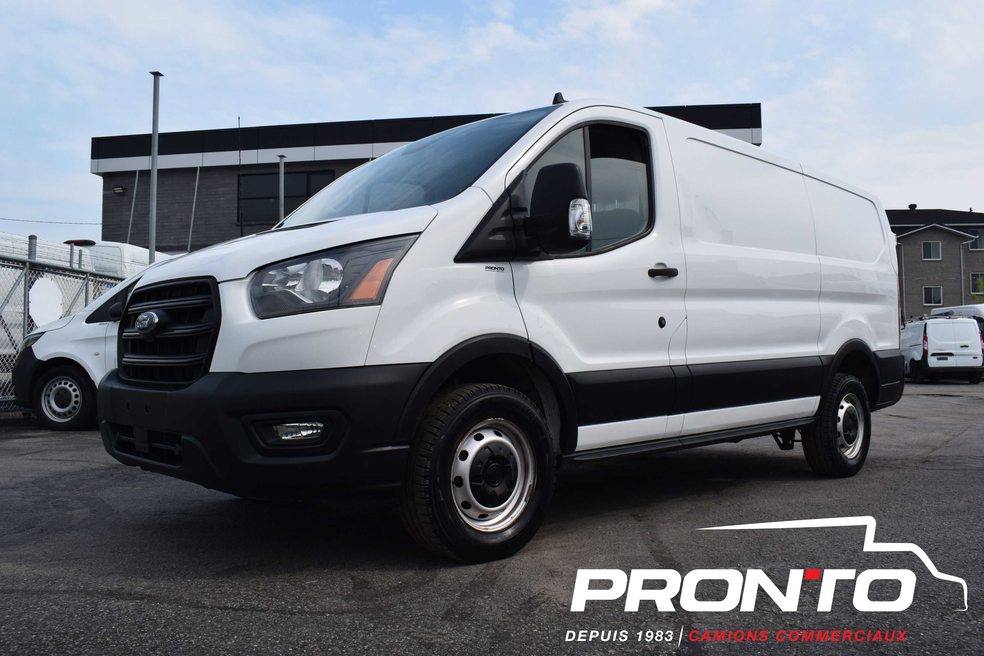 2020 Ford Transit Cargo Van T-250 130WB  Low Roof ** Tablettes & Séparateur **