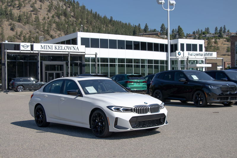 2025 BMW 3 Series 330i xDrive