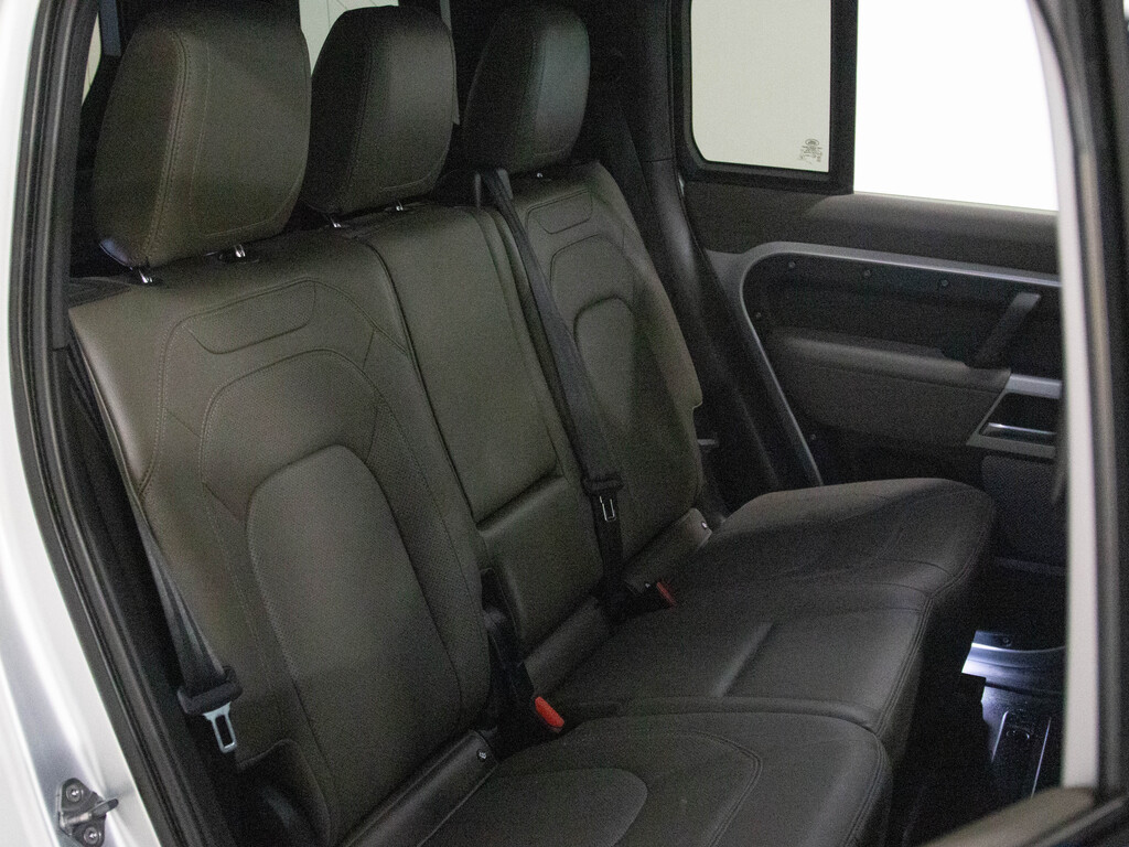 2023 Land Rover Defender 110 S, Toronto, Cash