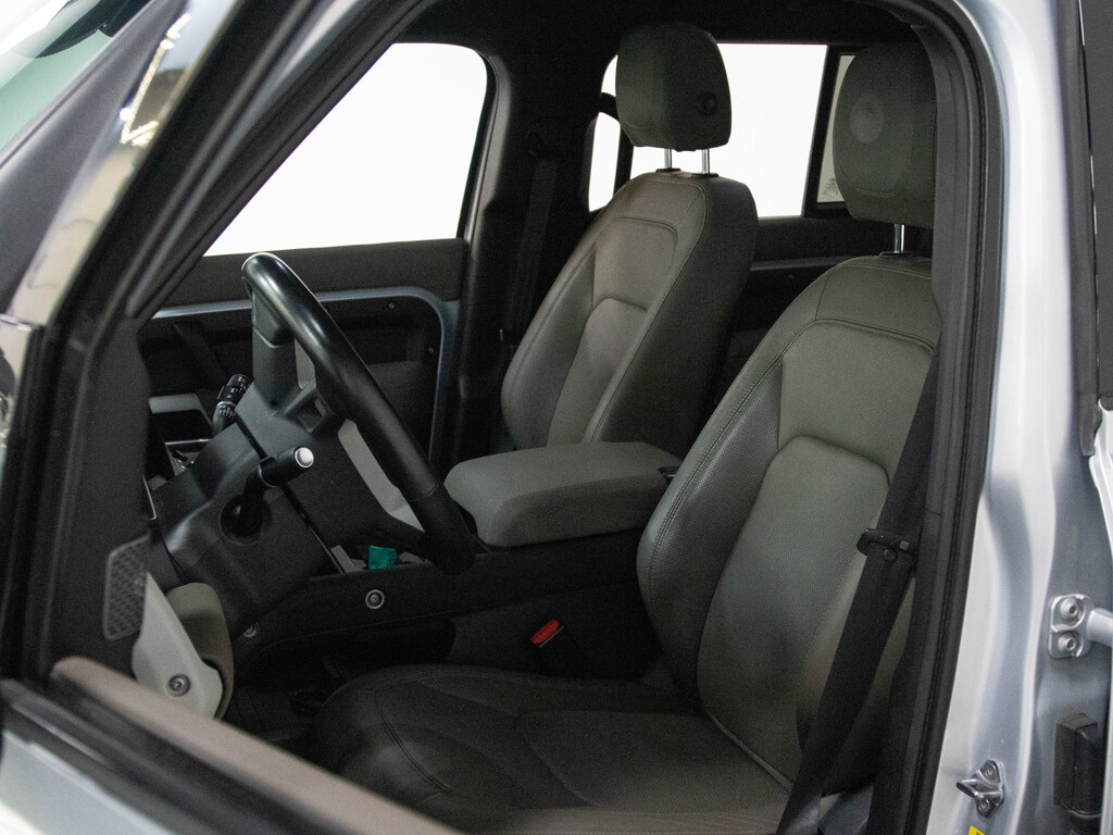 2023 Land Rover Defender 110 S, Toronto, Cash