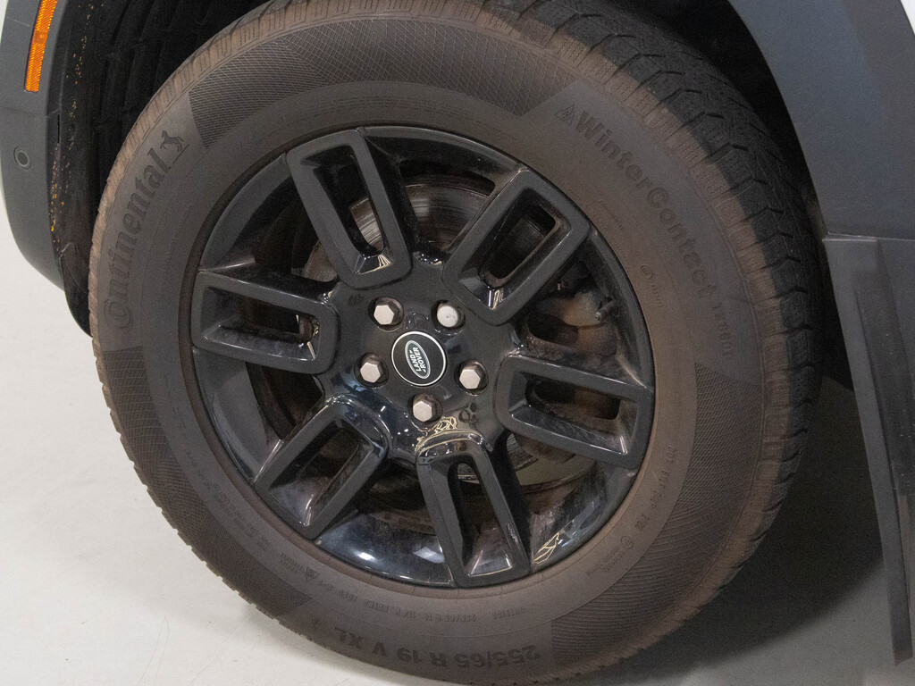 2023 Land Rover Defender 110 S, Toronto, Cash