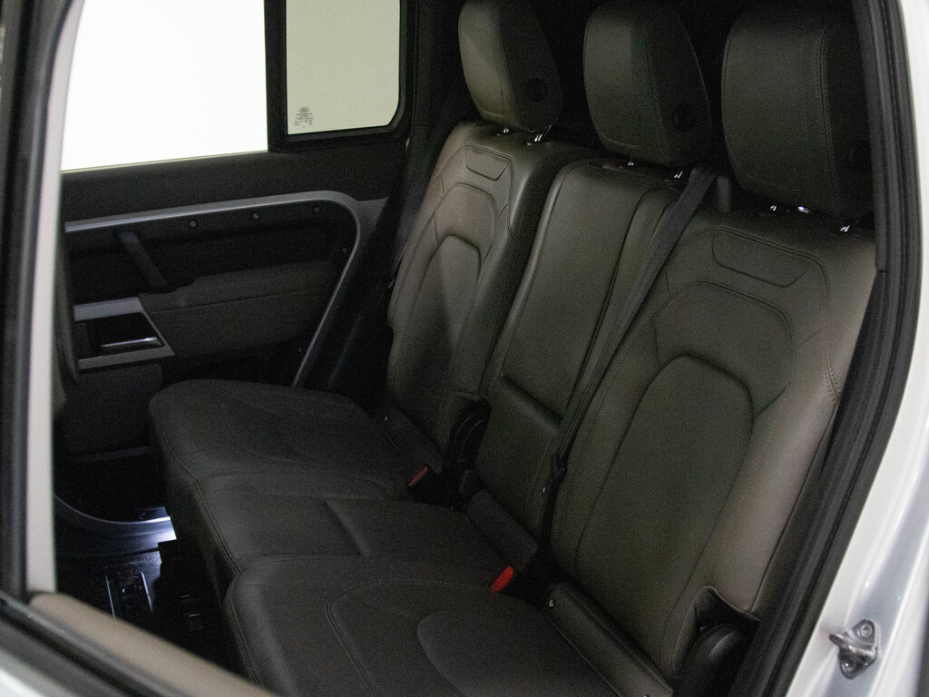 2023 Land Rover Defender 110 S, Toronto, Cash