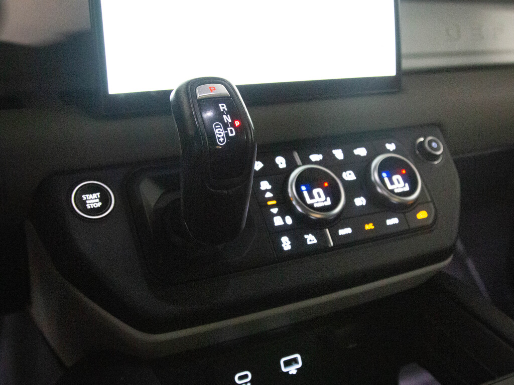 2023 Land Rover Defender 110 S, Toronto, Cash