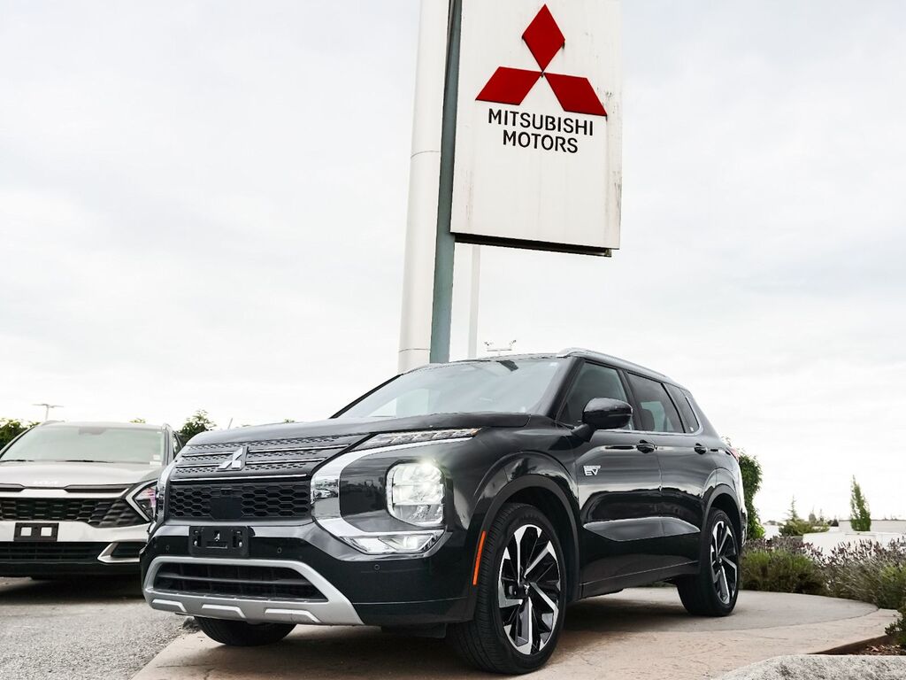 2023 Mitsubishi Outlander PHEV GT-P S-AWC | PANOROOF (Rates from 0.90% Financing)