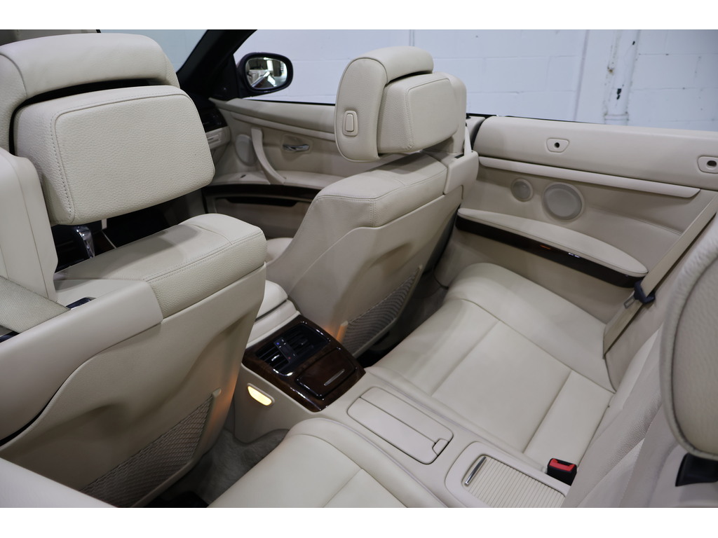 2011 BMW 335i 335i CAB   LOW MILEAGE!!   CLEAN CARFAX, Toronto, Cash