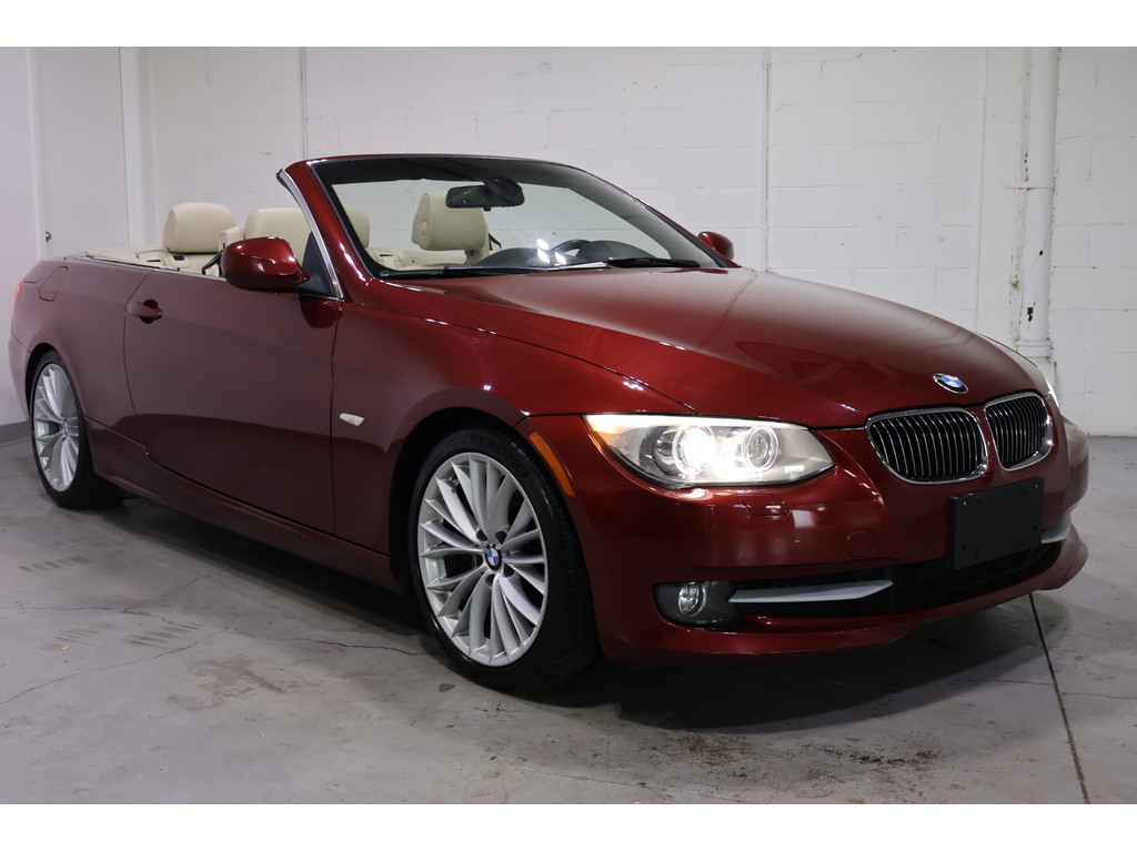 2011 BMW 335i 335i CAB   LOW MILEAGE!!   CLEAN CARFAX, Toronto, Cash