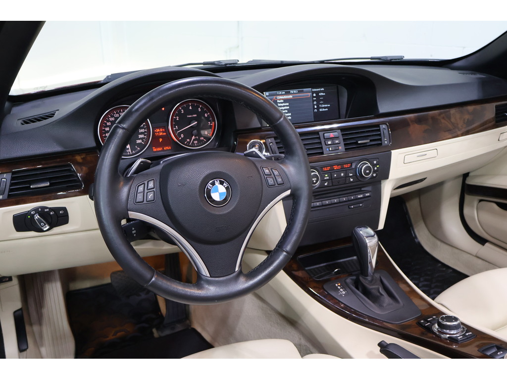 2011 BMW 335i 335i CAB   LOW MILEAGE!!   CLEAN CARFAX, Toronto, Cash