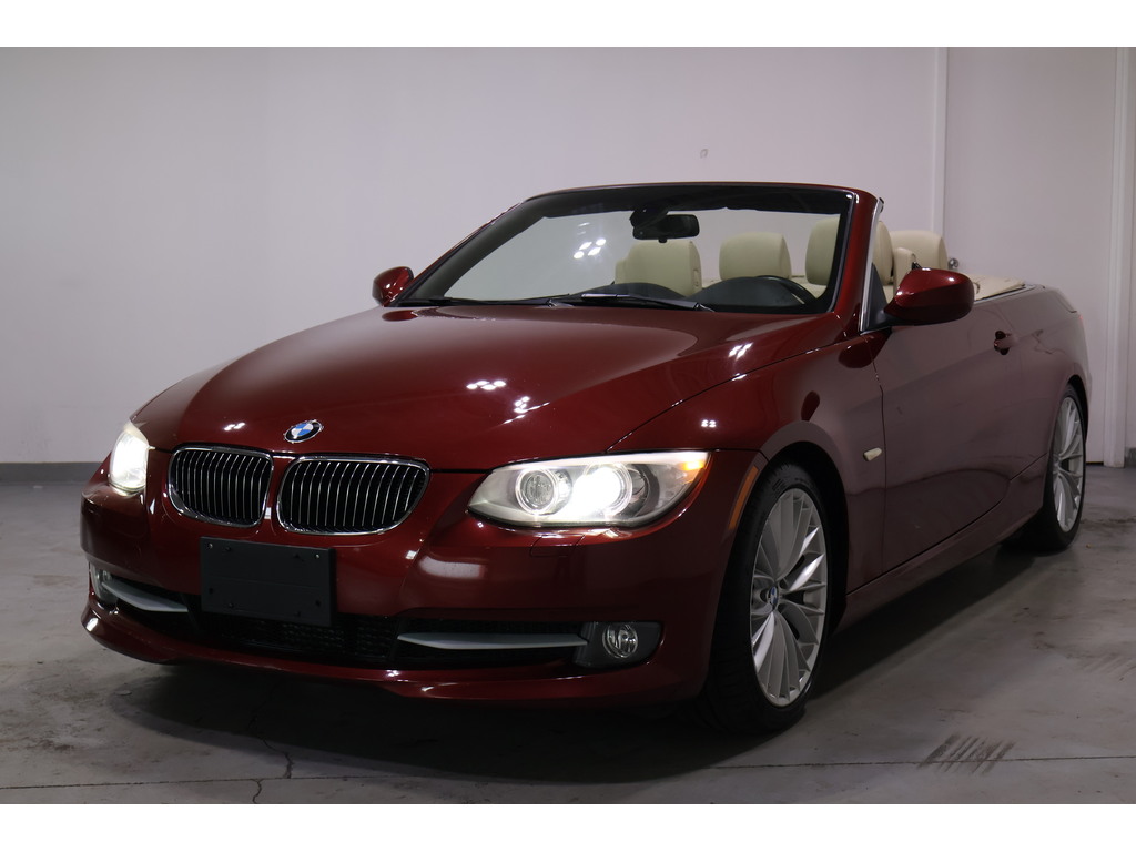 2011 BMW 335i 335i CAB   LOW MILEAGE!!   CLEAN CARFAX, Toronto, Cash